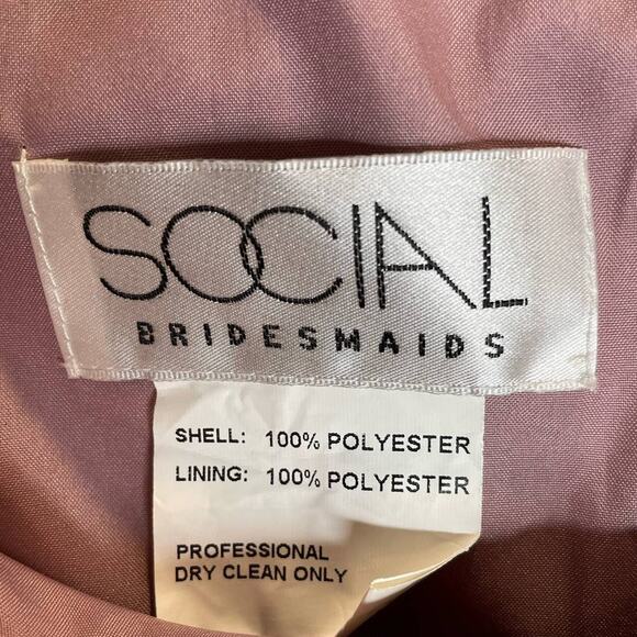 Social Bridesmaids Off the Shoulder Dress in Dusty Rose - Size 2 - Picture 4 of 5